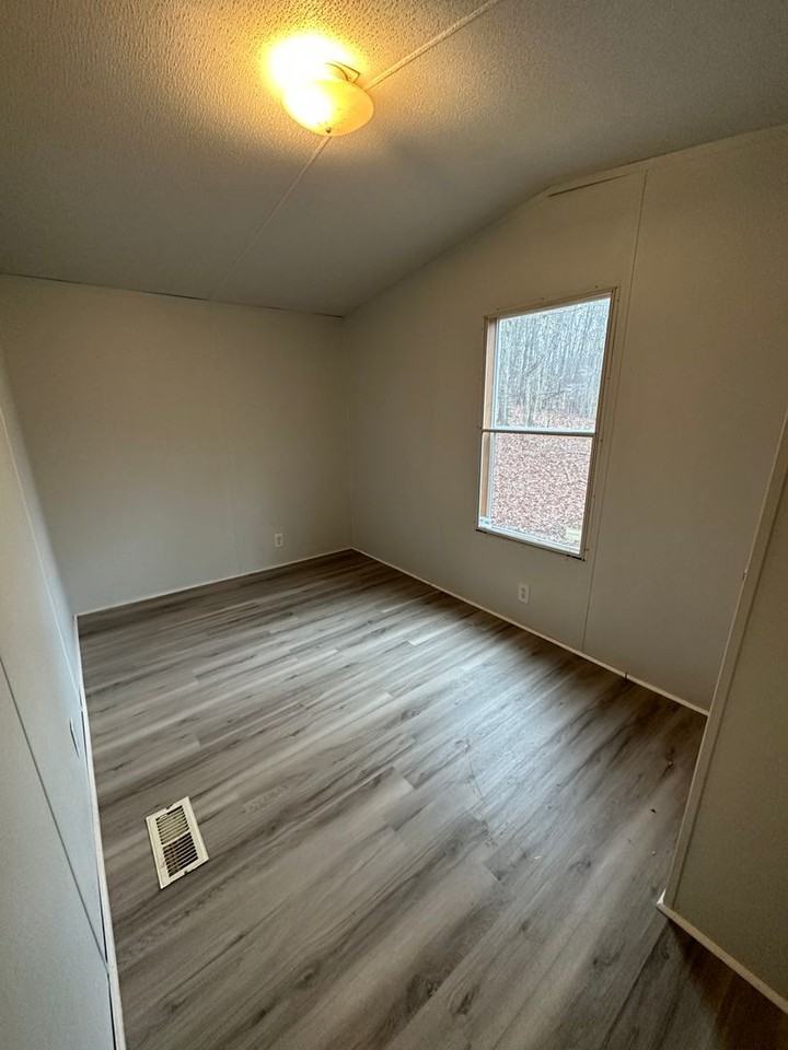 7075 Colonial Hwy - Photo 4 of 10