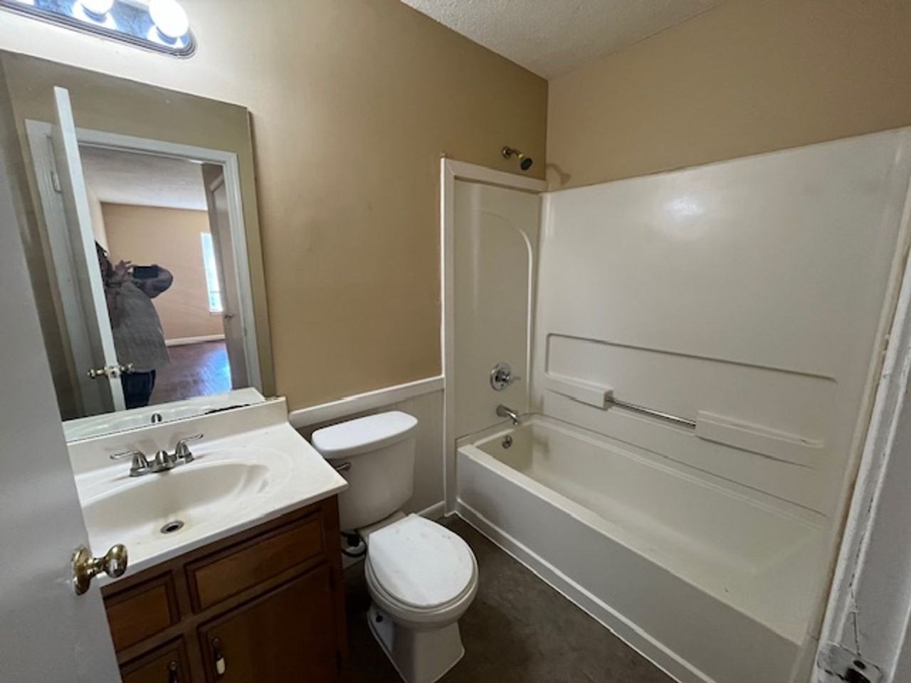 6515 Riverdale Rd - Photo 7 of 10