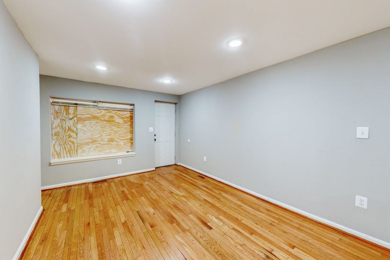 1142 Sargeant St - Photo 6 of 18
