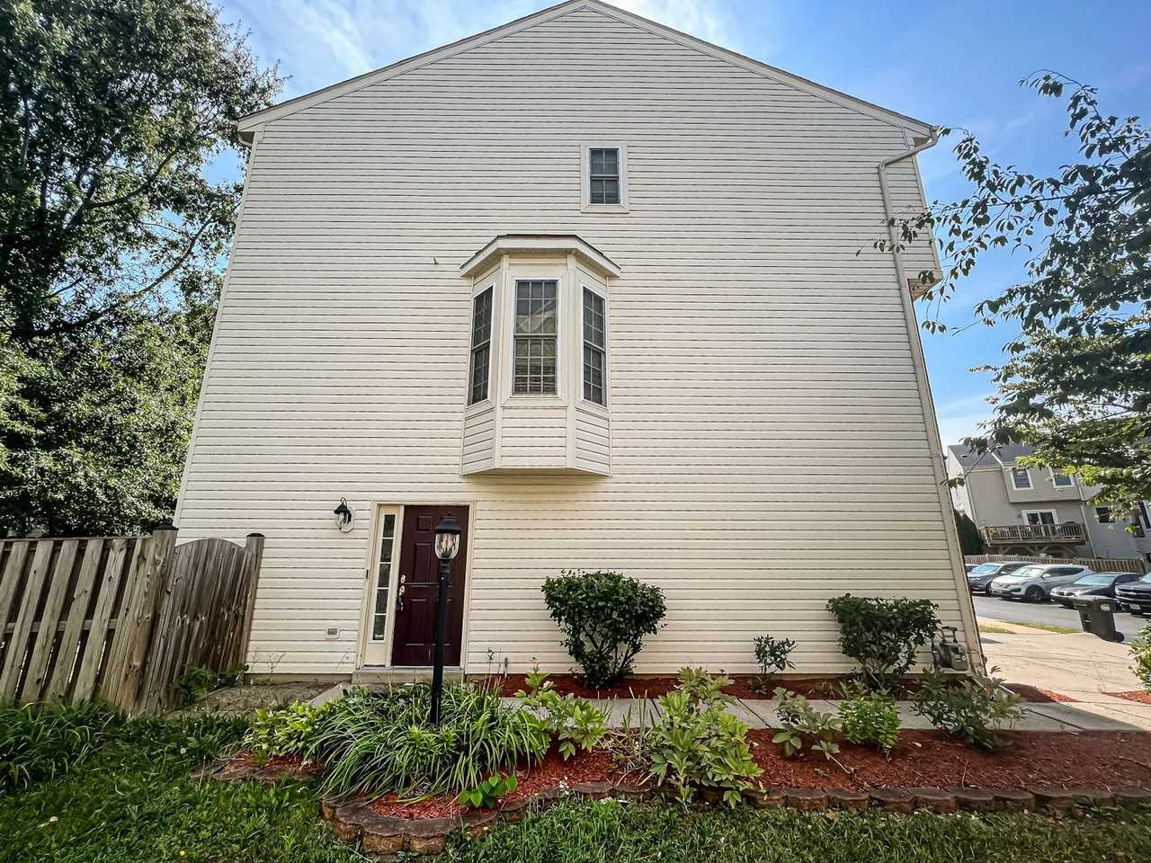 11912 Hayes Station Way - Photo 2 of 29