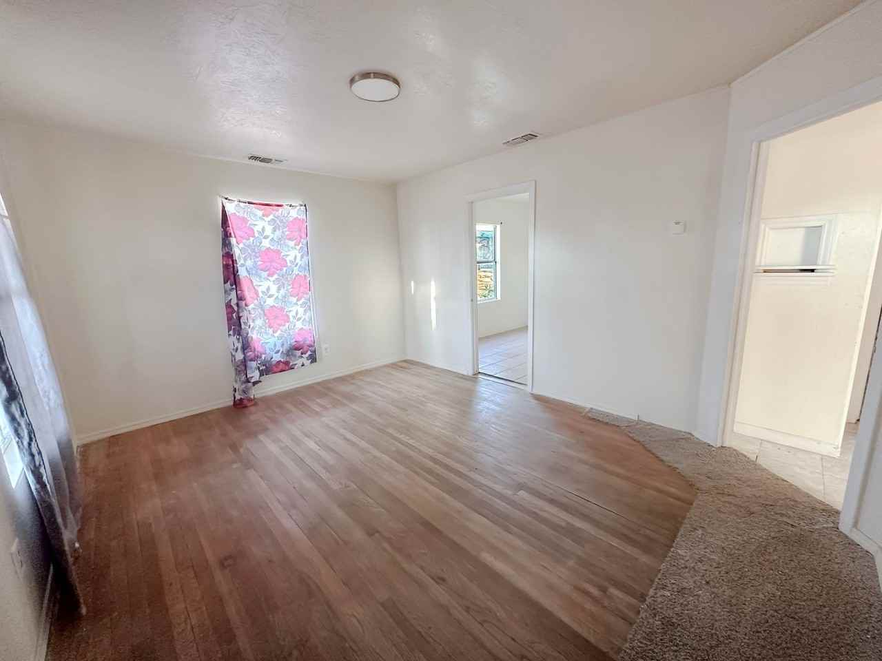 606 N 1st St - Photo 2 of 6