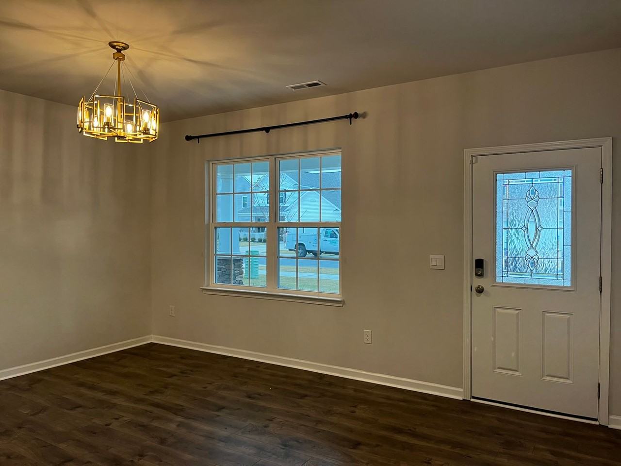 1010 Kellie Ct - Photo 2 of 28