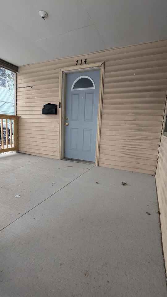 714 27th Street - Photo 2 of 23