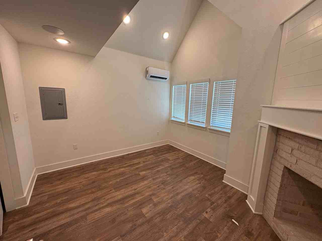 3846 W Somerville Ln - Photo 2 of 11