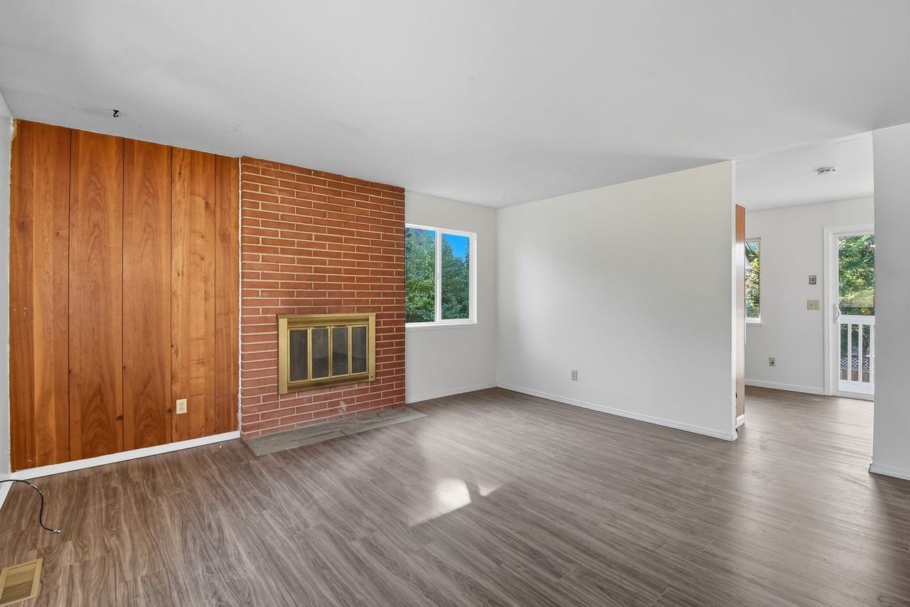 1719 147th Pl Se - Photo 3 of 20