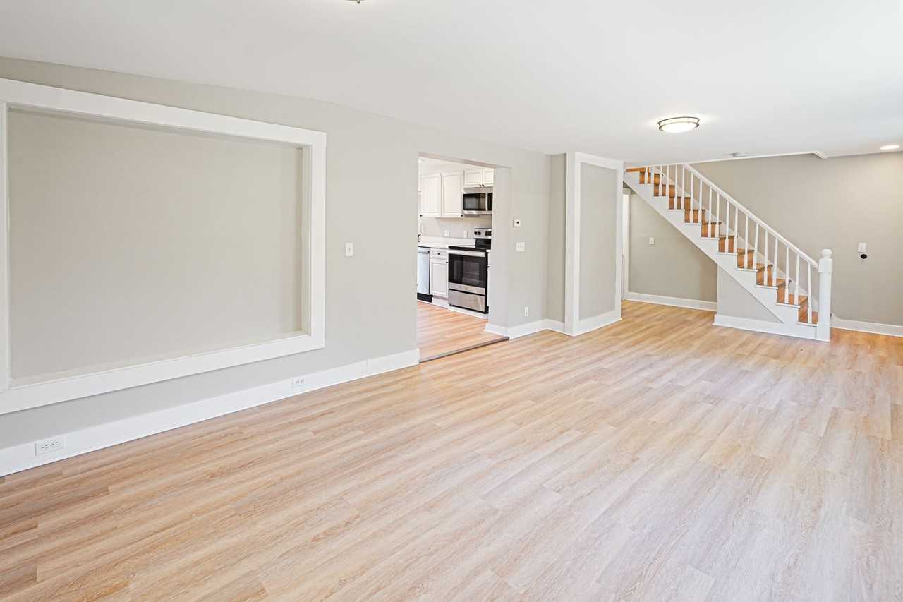 621 Main Street - Photo 2 of 9