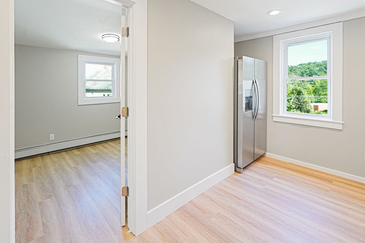 621 Main Street - Photo 5 of 9