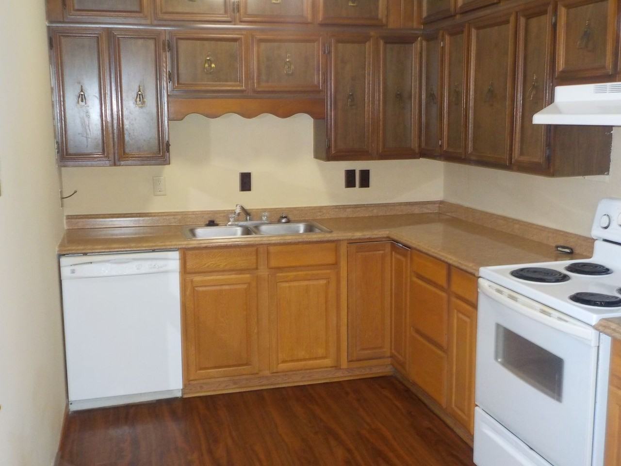 909 Highland Dr - Photo 5 of 28