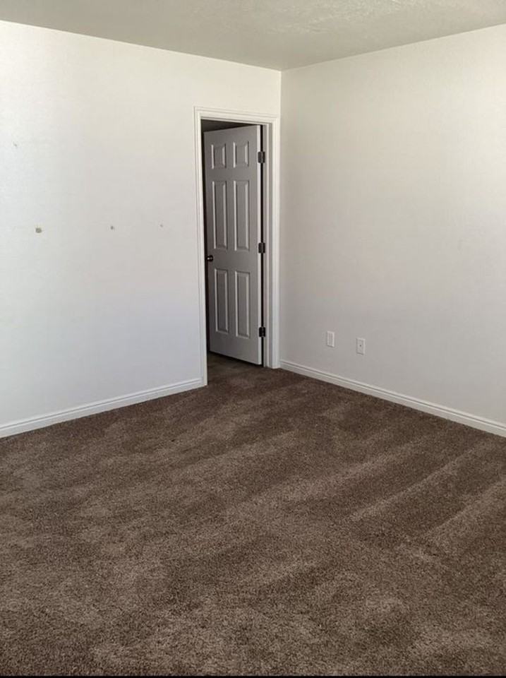 1242 N 575 W - Photo 6 of 14