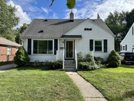 featured image of 1048 Coolidge Ave