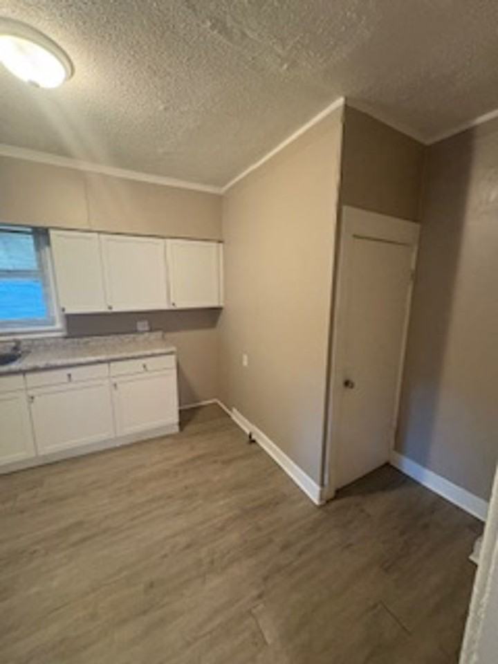 1031 E Behrends Ave - Photo 6 of 26