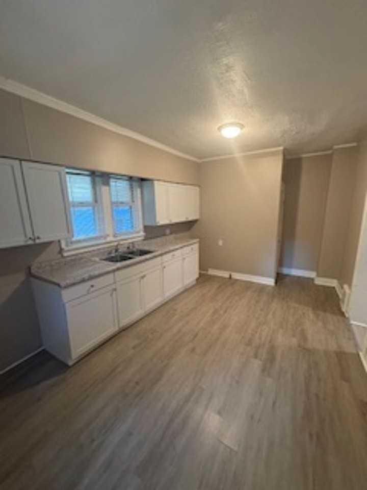 1031 E Behrends Ave - Photo 7 of 26