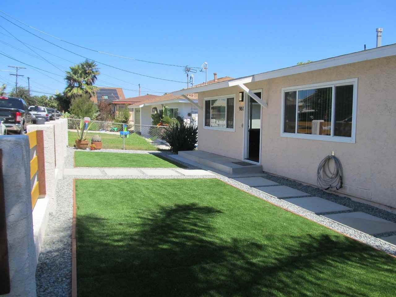 961 Delaware St - Photo 3 of 9