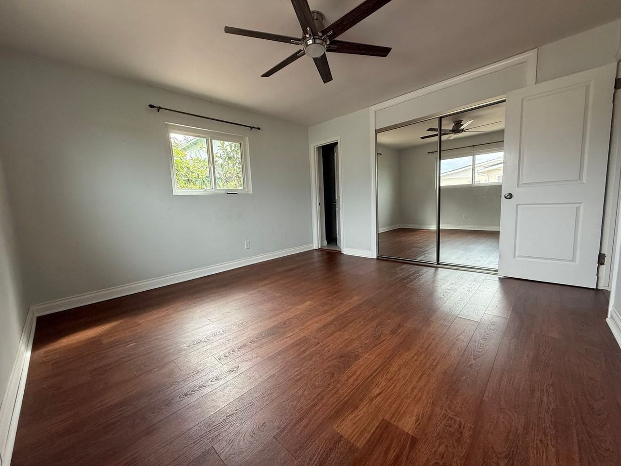 961 Delaware St - Photo 6 of 9