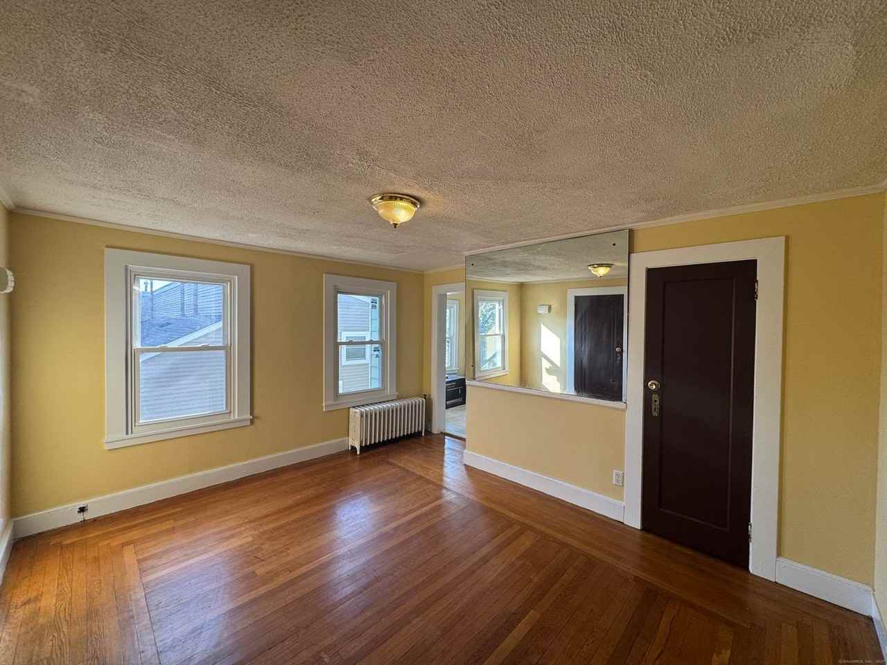 106 Day St - Photo 2 of 16