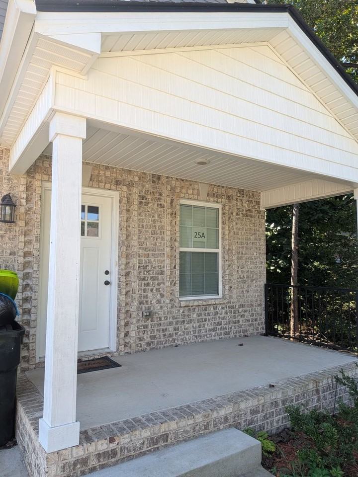 816 Lutz Ln - Photo 2 of 17