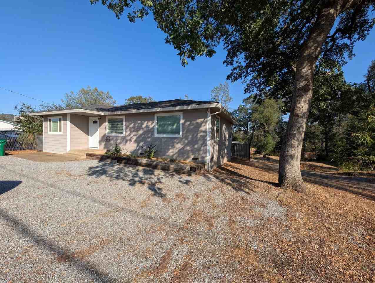 1977 Parallel St - Photo 3 of 27