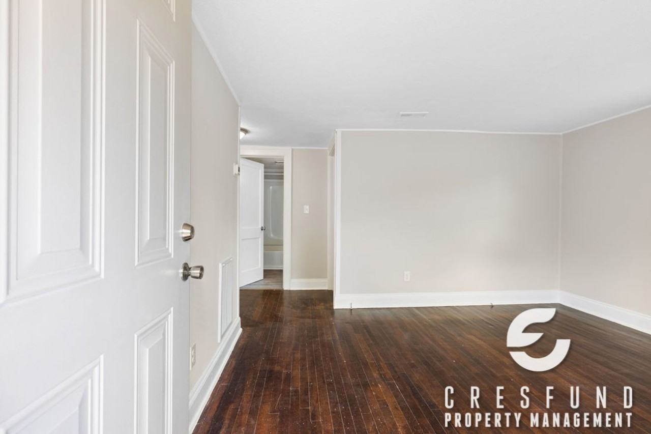 106 Northwest Ave - Photo 2 of 21