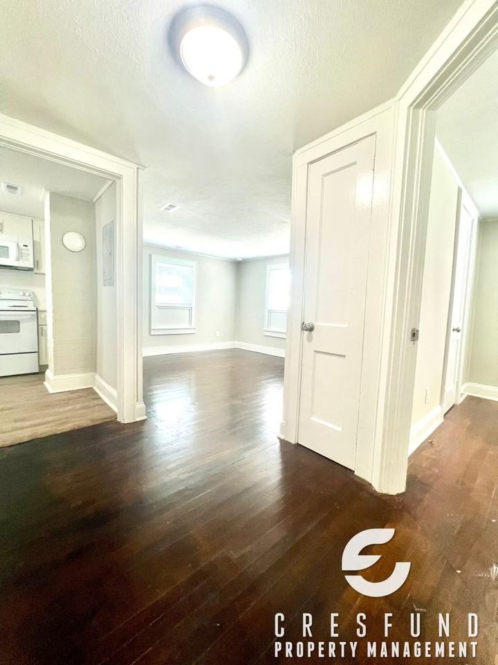 106 Northwest Ave - Photo 6 of 21