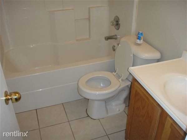 211 W Bobwhite Ln - Photo 3 of 8