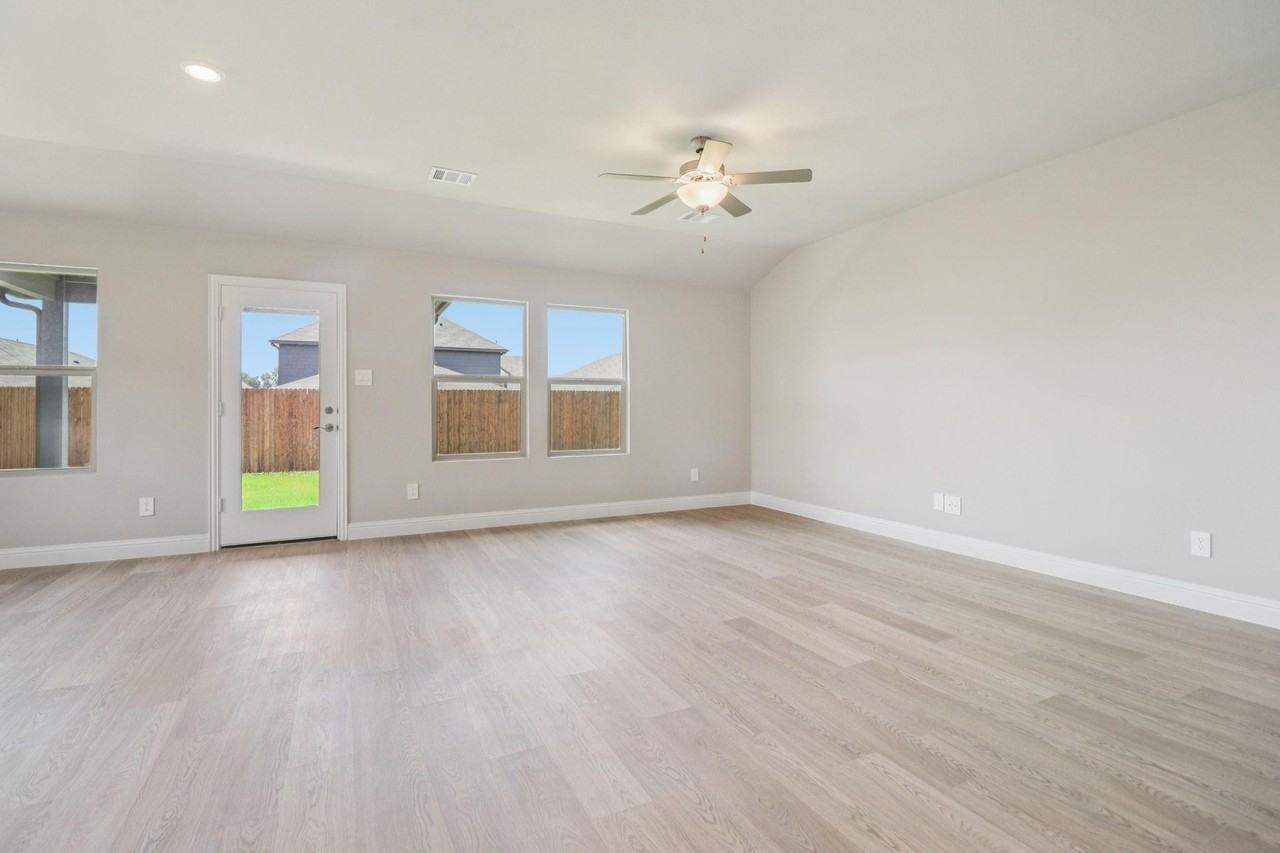 2114 Dunbar Dr #NA - Photo 3 of 18