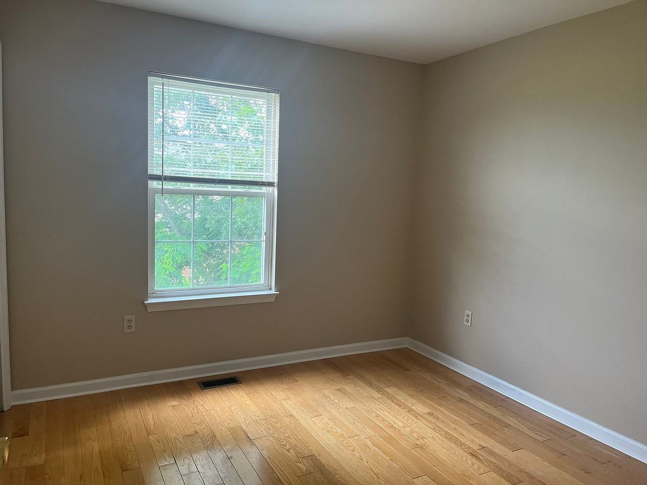 8929 Dayton Ave #NA - Photo 2 of 10