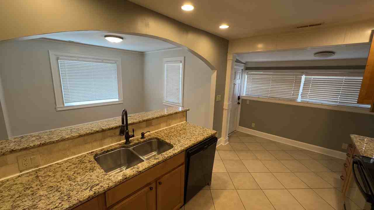 1805 Luther St #NA - Photo 2 of 10