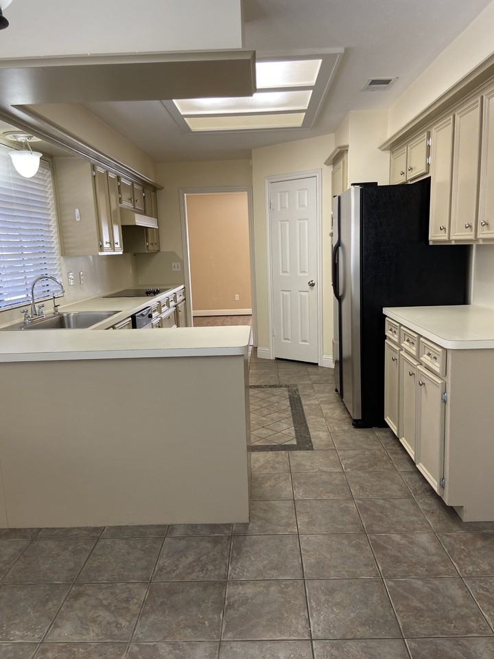 3815 Oak Gardens Drive #NA - Photo 4 of 19