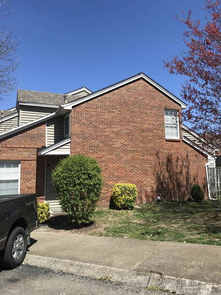 324 Yorkshire Cir - Photo 3 of 29