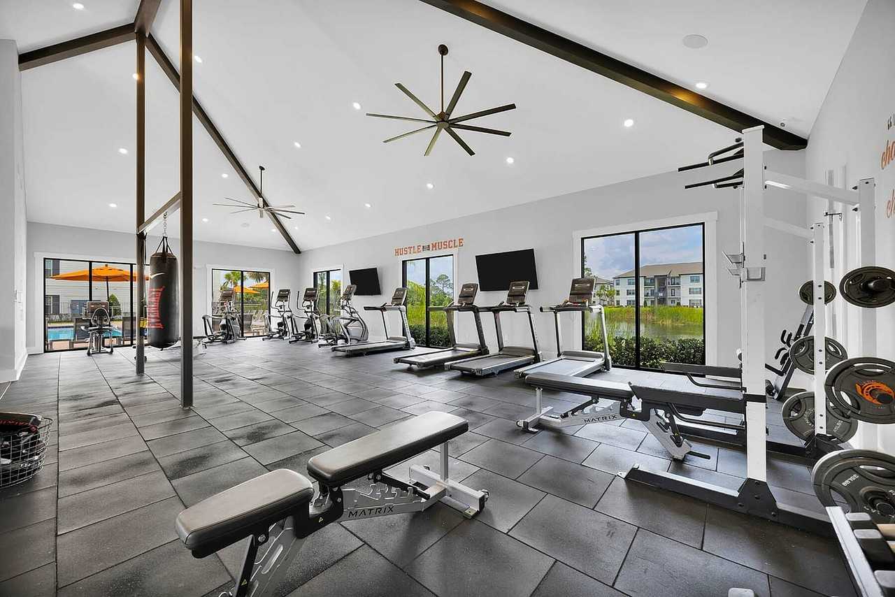 Pointe Grand Daytona - Photo 7 of 25