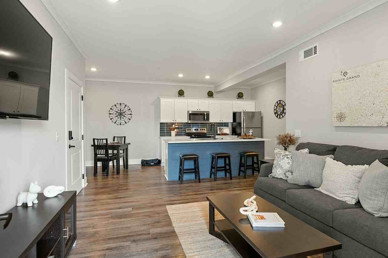 Pointe Grand Macon - Photo 7 of 17