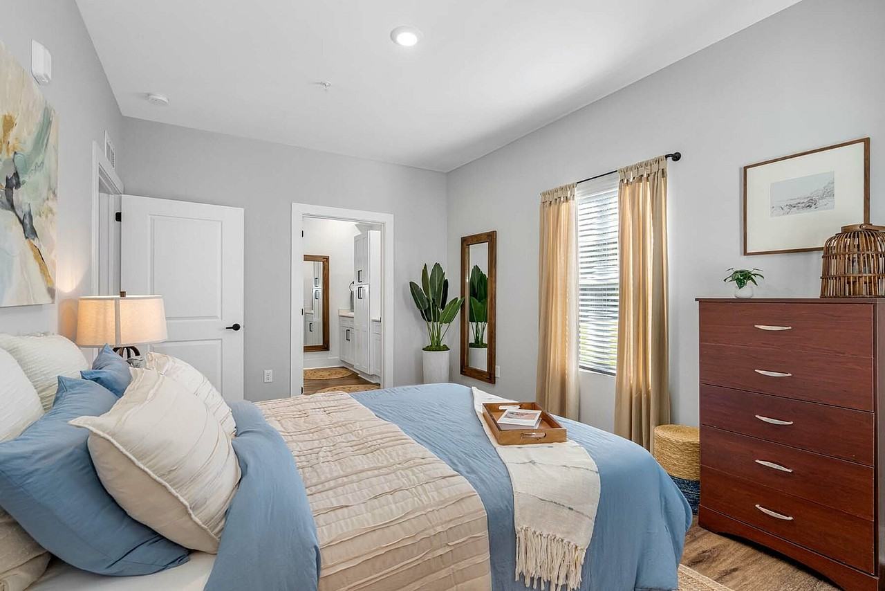 Pointe Grand Oakleaf - Photo 5 of 22