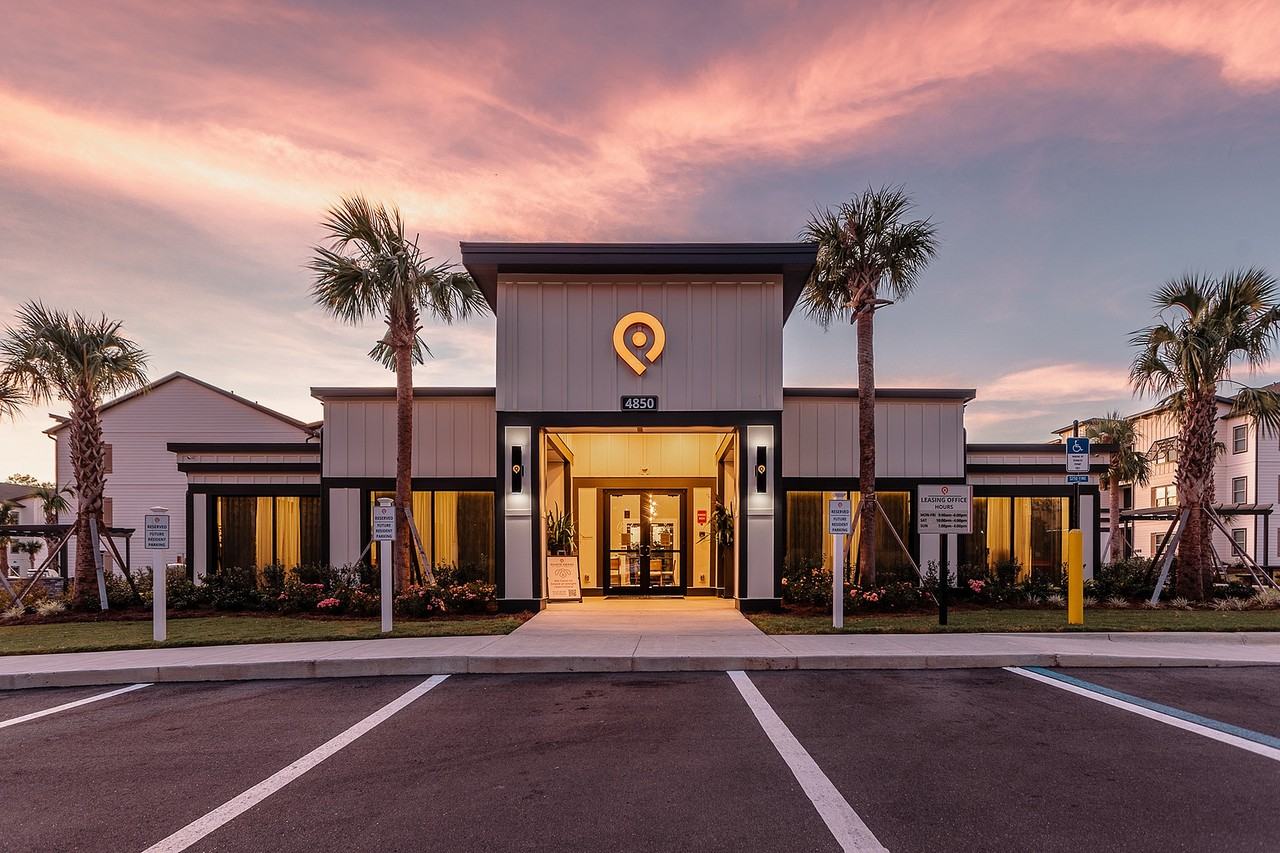 Pointe Grand Brick City - Photo 6 of 16