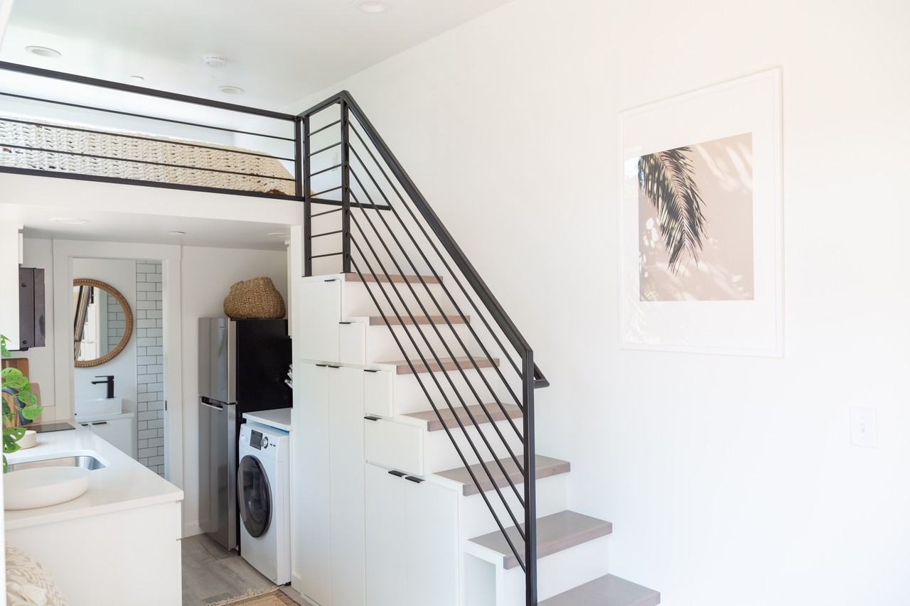 1570 1/2 Myra - Photo 5 of 10