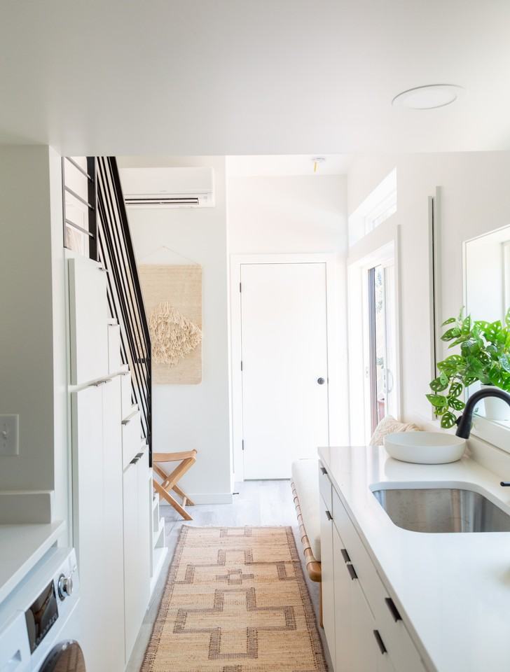 1570 1/2 Myra - Photo 7 of 10