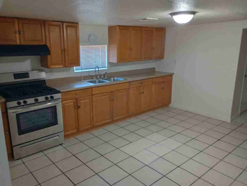 101 E 13th St - Photo 2 of 20