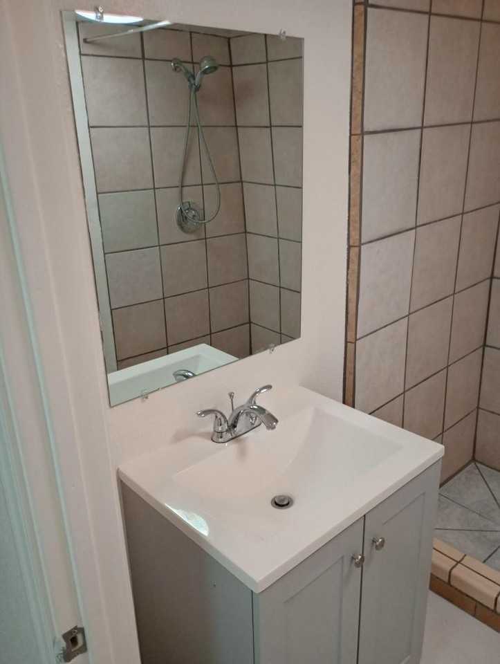 101 E 13th St - Photo 3 of 20
