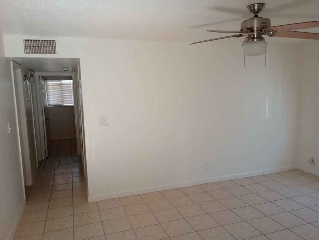 401 N D St #14 - Photo 7 of 20