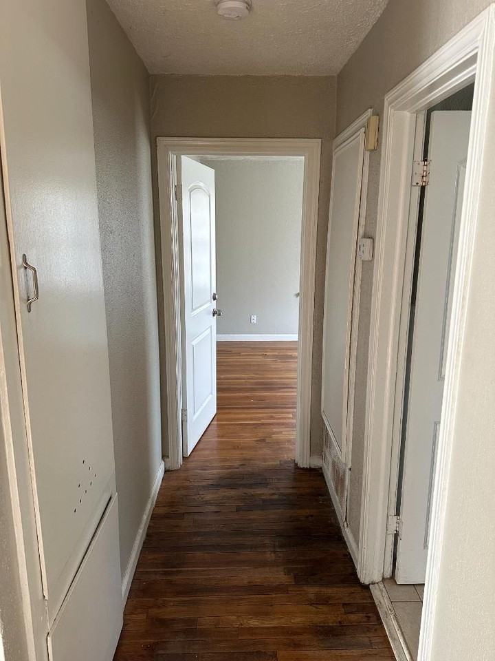 3114 33rd St - Photo 6 of 12