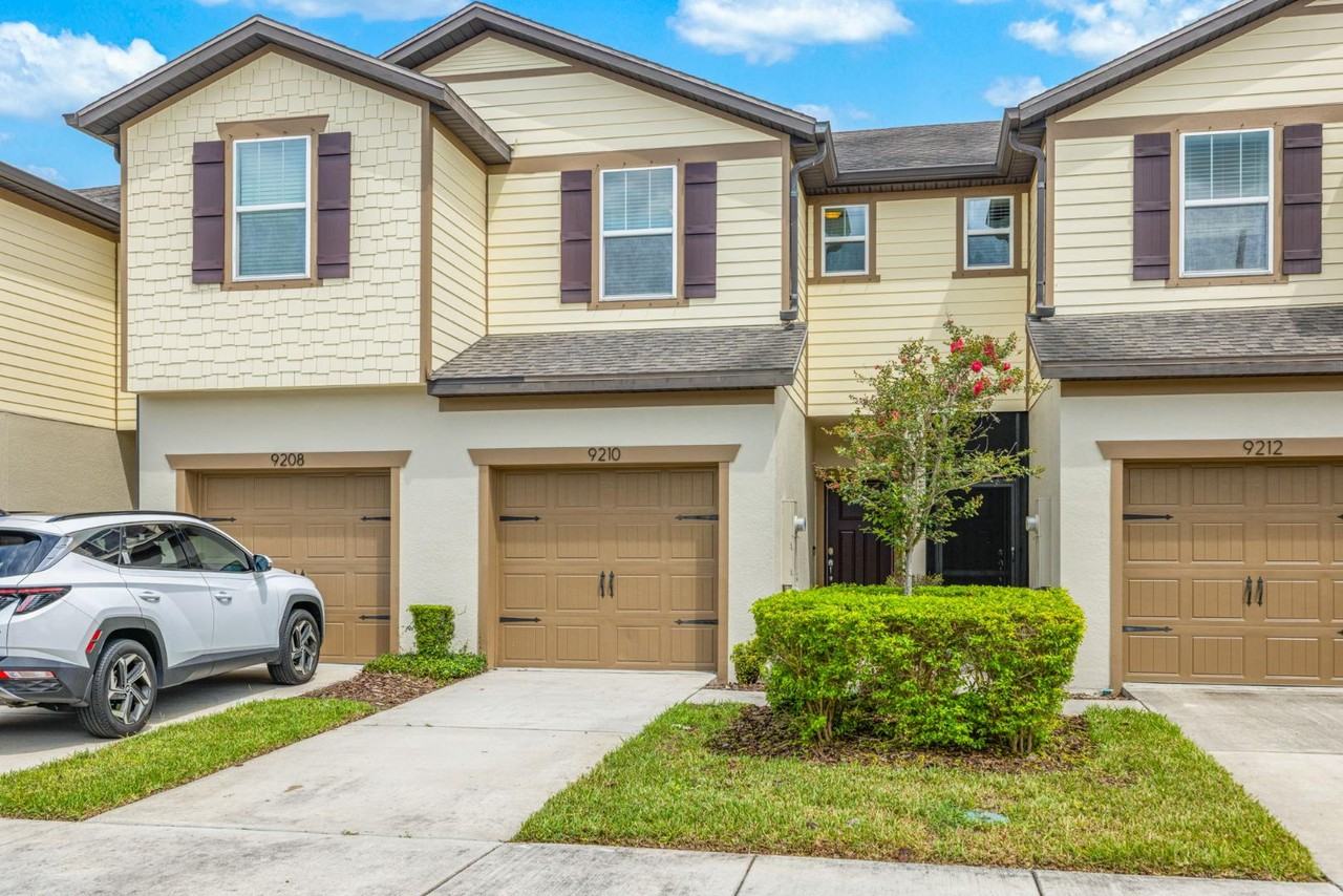 9210 Hillcroft Drive - 9210 Hillcroft Drive - Photo 4 of 20