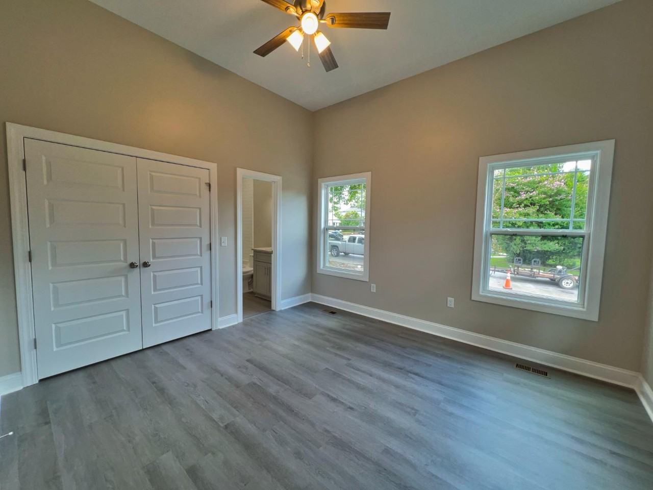 1210 Whitney St - Photo 2 of 10