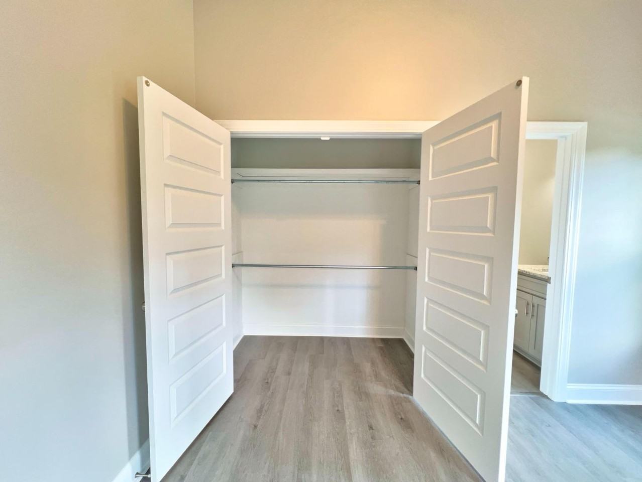 1210 Whitney St - Photo 6 of 10