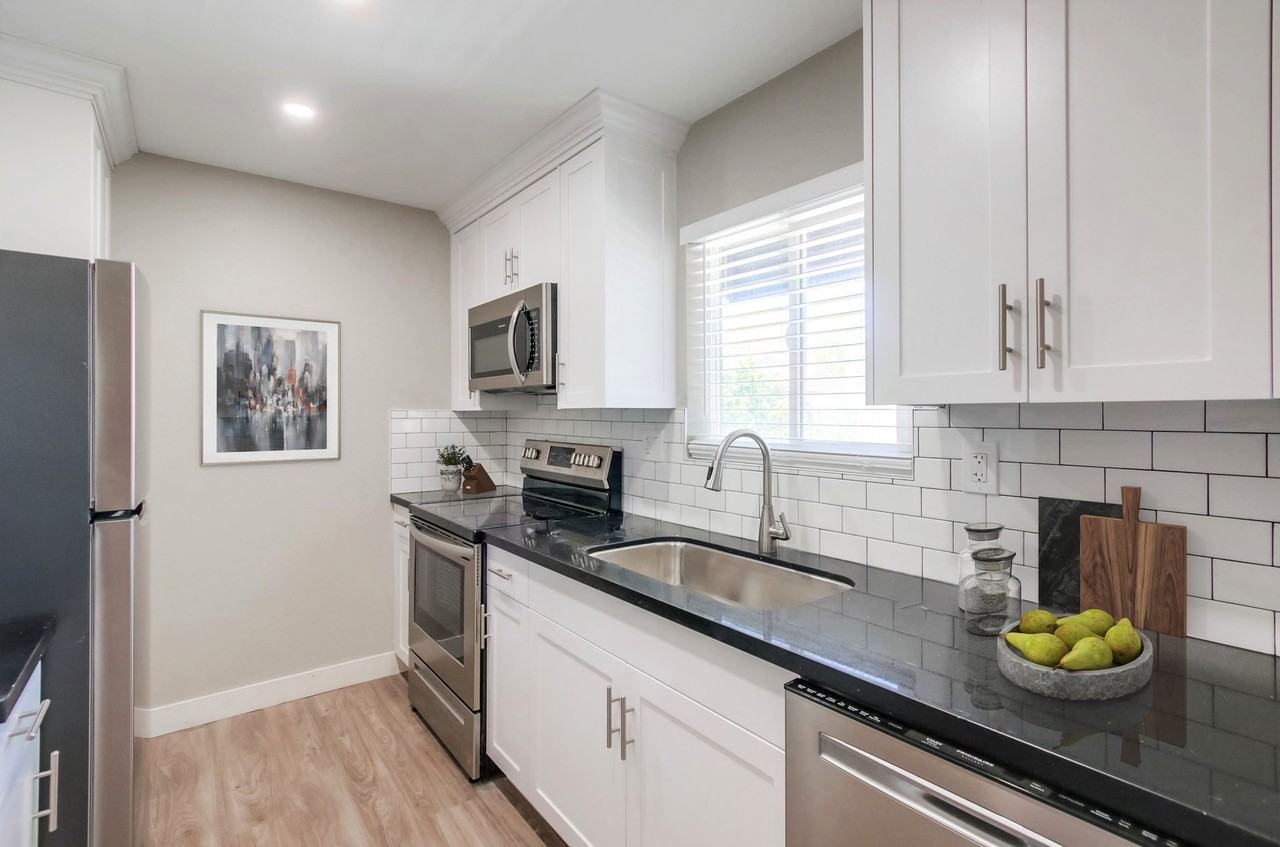 The Irving - Photo 4 of 44