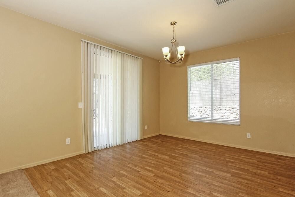 1316 S Flaxseed Dr - Photo 5 of 17