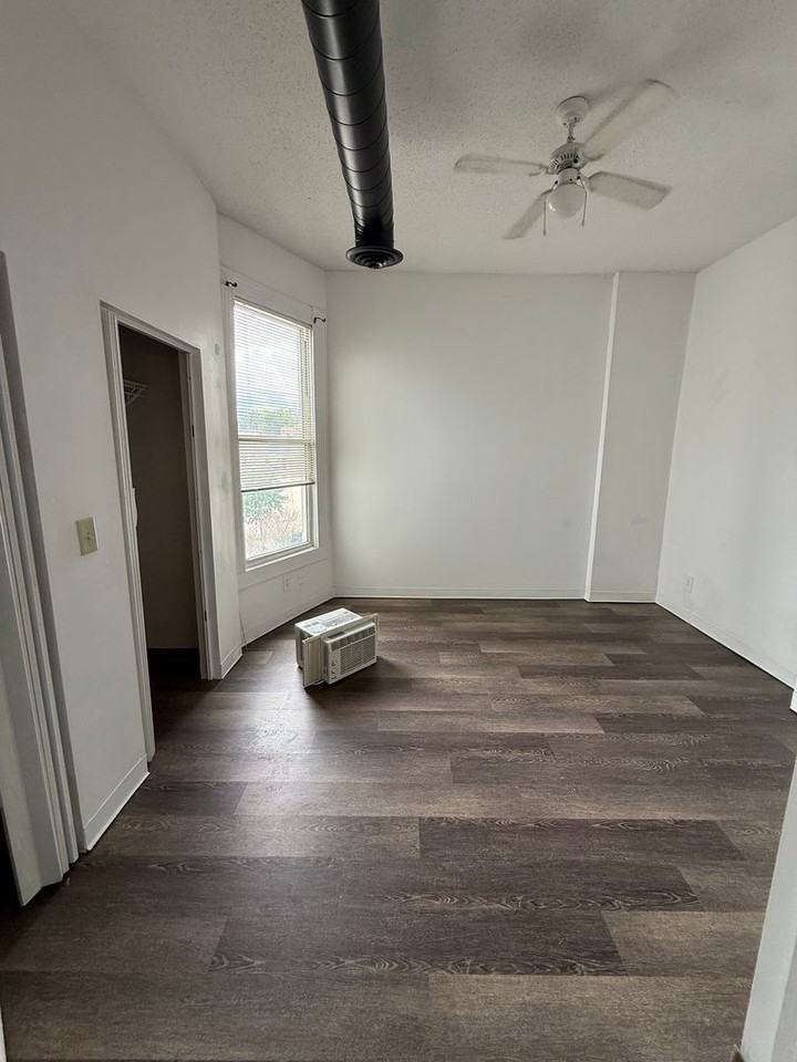 The Berg - Photo 4 of 7