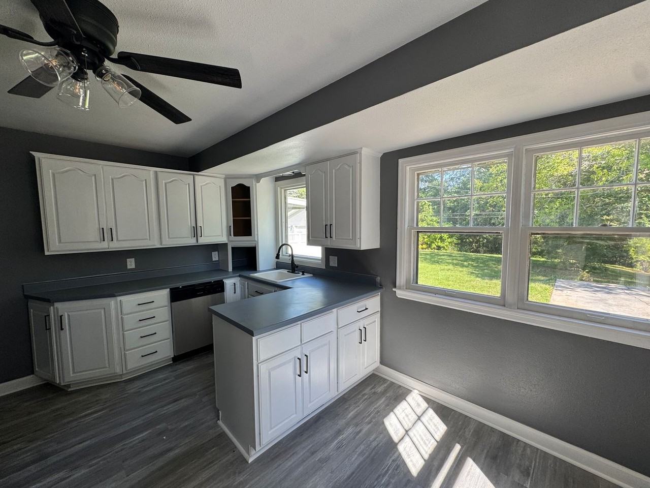 37 Blackhawk Hills Dr - Photo 2 of 9