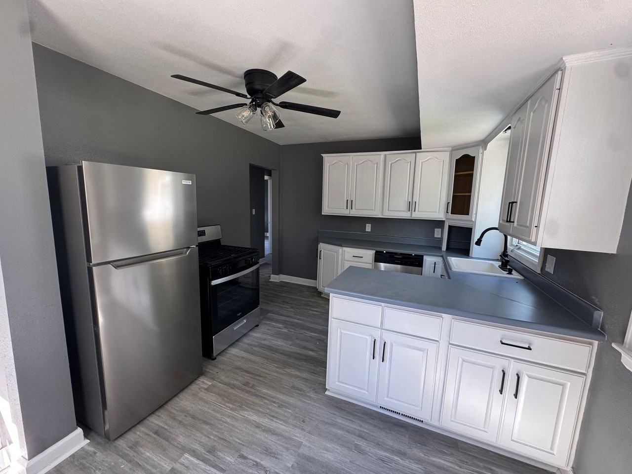 37 Blackhawk Hills Dr - Photo 3 of 9