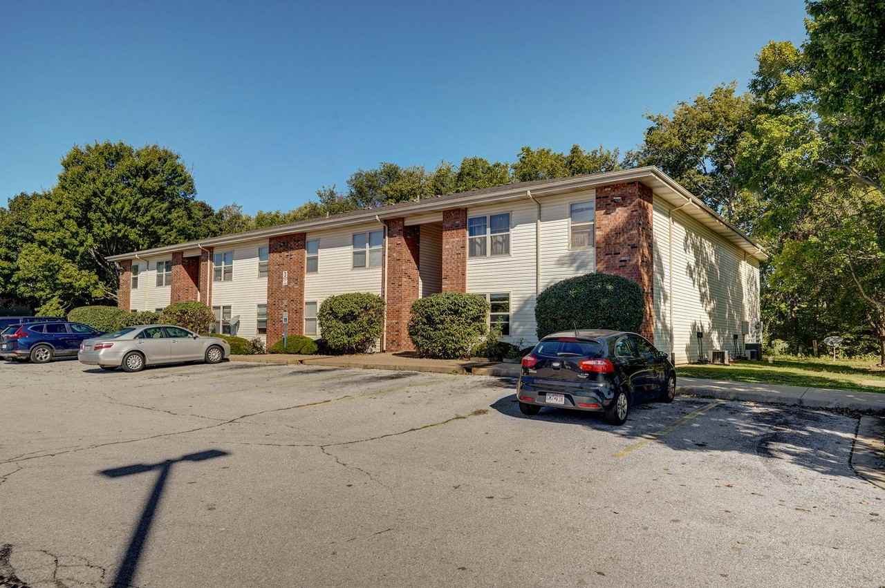 1300-1459 W Eaglewood Dr - Photo 2 of 9