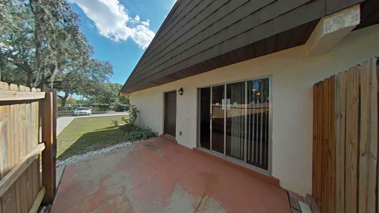 720 Ne 30th Ave #U - Photo 2 of 9