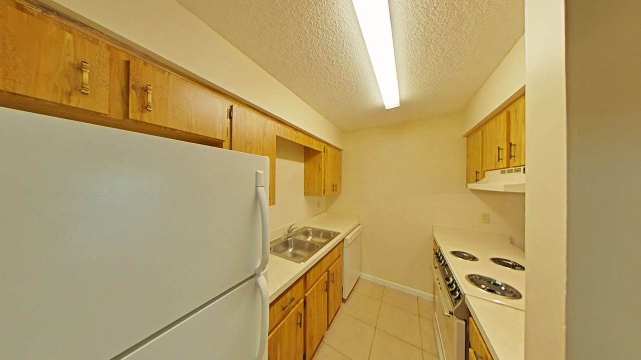 720 Ne 30th Ave #U - Photo 6 of 9